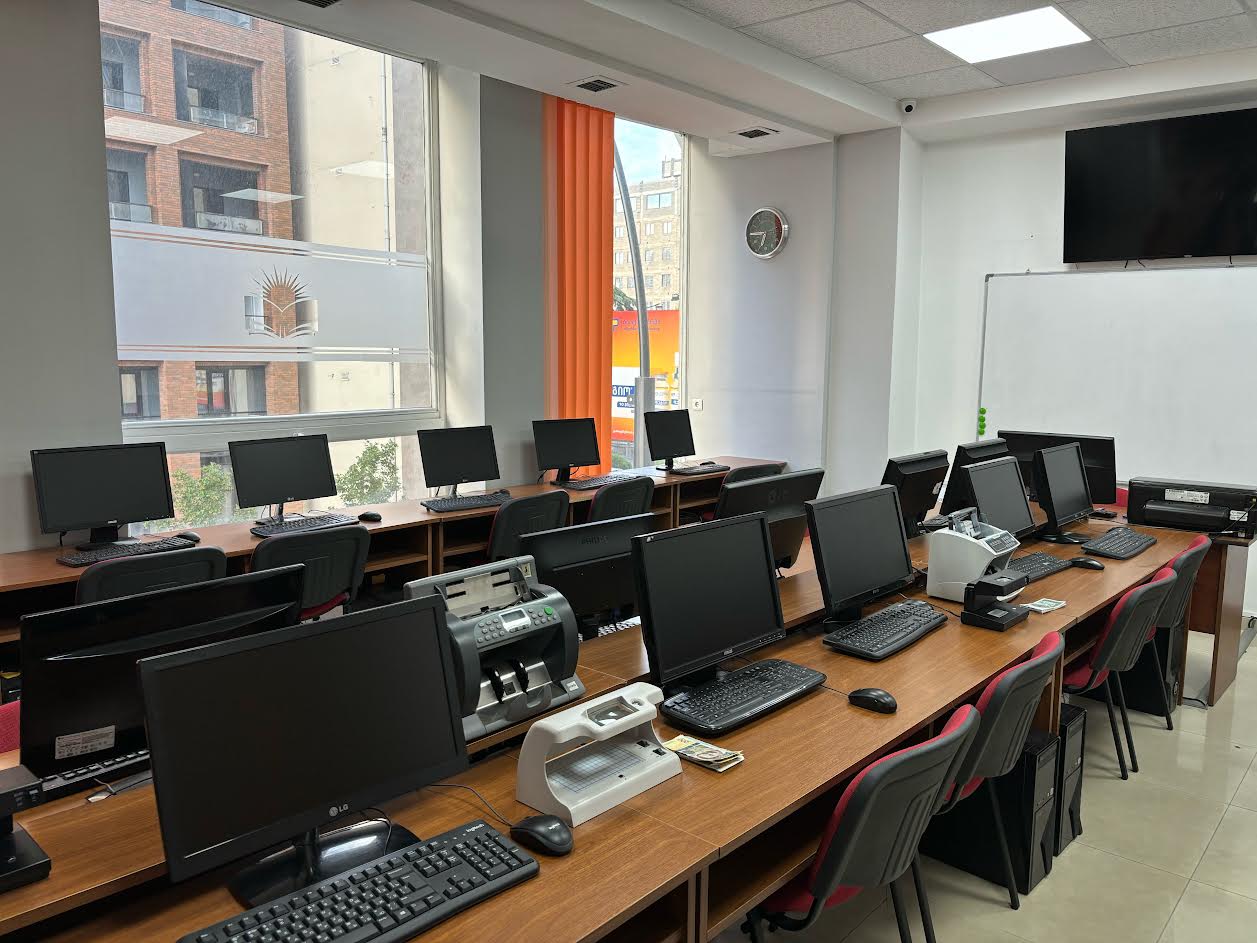 მთავარი ფოტო - ფოტო გალერეა - საფინანსო სერვისები